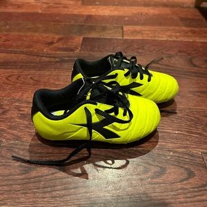 Kids soccer cleats